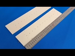 Hellgelbe Tonerde-keramische Komponenten-dünne keramische Platten 3.85g/cm3 mit Faden-Loch
